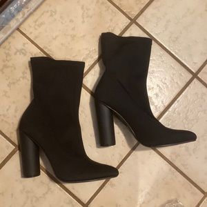 CAPE ROBBIN ✨ boots